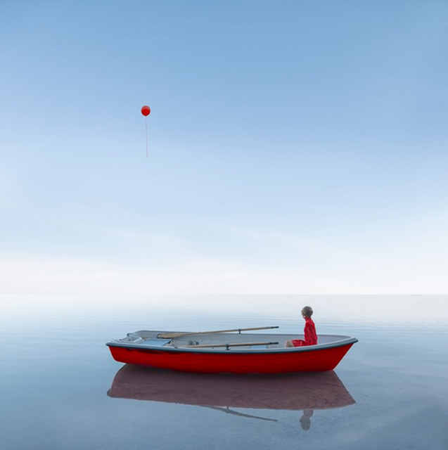 Photo de Dasha Pears intitulée Dot in the sky rêve imaginaire composition épurée